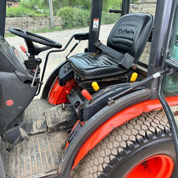 2009 Kubota tractor for sale in Pilsley, Chesterfield — photo 4