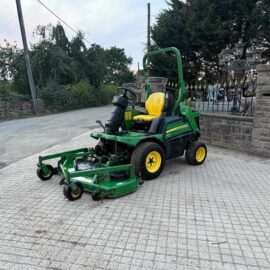 2017 JOHN DEERE 1570 TERRAINCUT 4WD OUTFRONT RIDE ON MOWER WITH JOHN DEERE 7 IRON COMMERICAL II 60 ROTARY DECK
