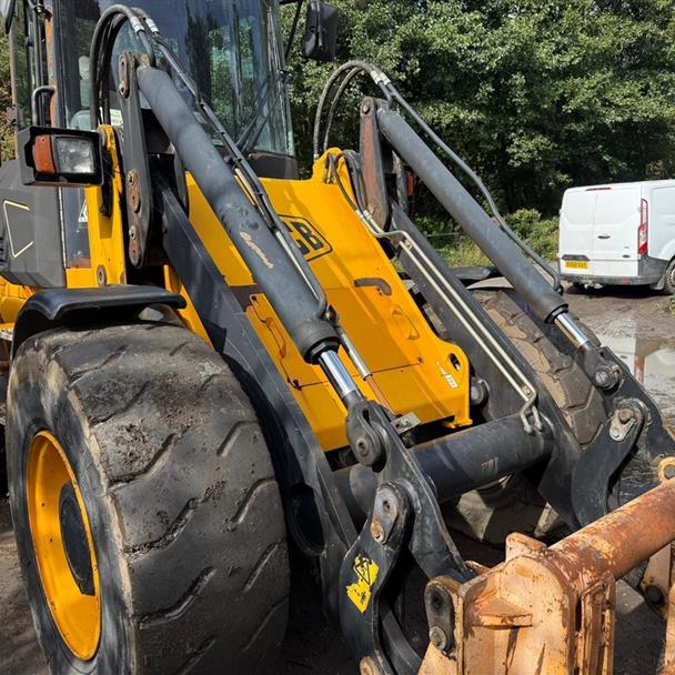 2009 JCB loader for sale in Pilsley, Chesterfield — photo 2