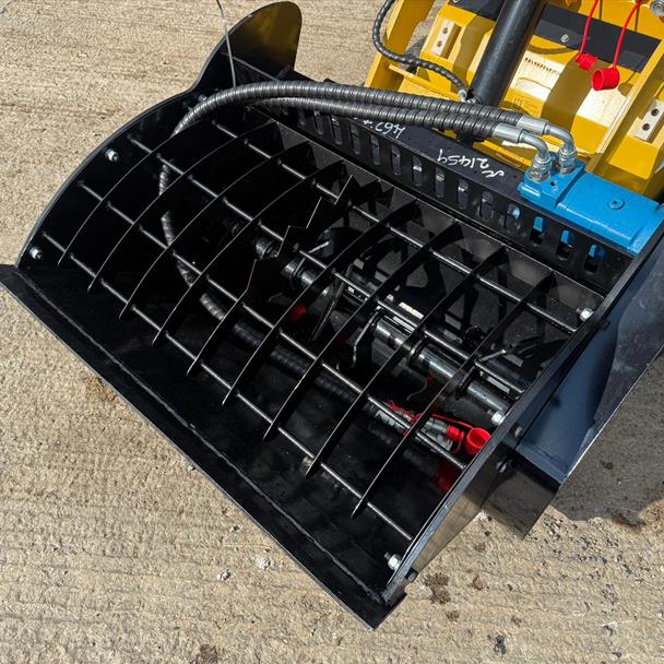 2025 loader for sale in Pilsley, Chesterfield — photo 2