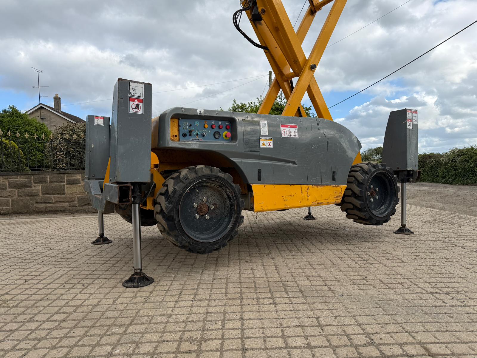2014 Haulotte scissor lift for sale in Pilsley, Chesterfield — photo 6