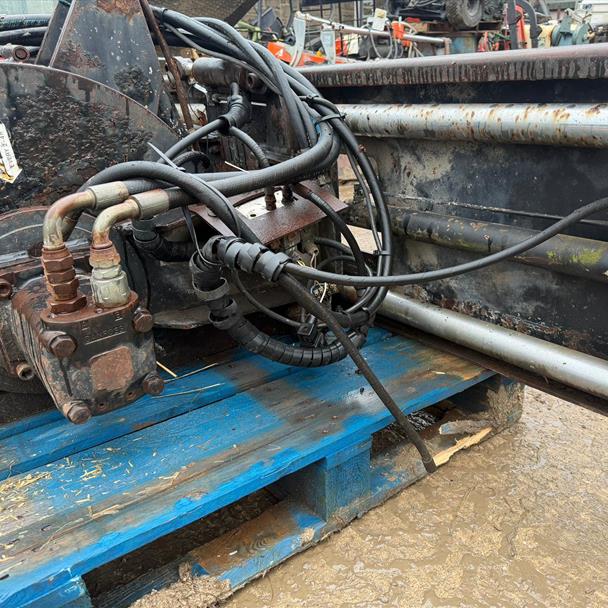 UNIVERSAL BINGHAM AP450H HYDRAULIC SKIDSTEER ASPHALT PATCH PLANER loader for sale in Pilsley, Chesterfield — photo 2