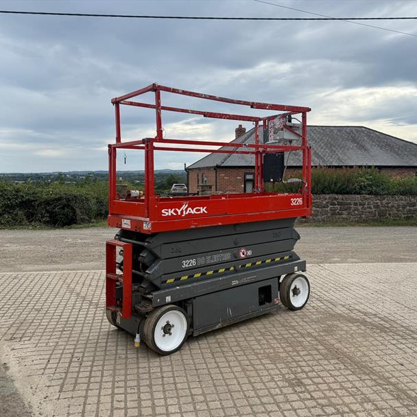 2014 Skyjack SJIII-3226 Electric Scissor Lift