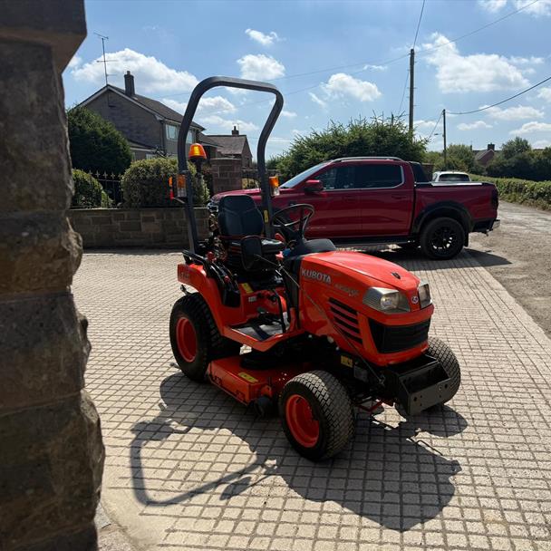 2016 Kubota tractor for sale in Pilsley, Chesterfield — photo 2