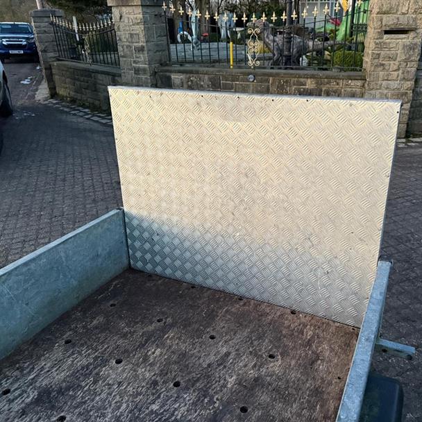 SINGLE AXLE TRAILER WITH REAR RAMP DOOR trailer for sale in Pilsley, Chesterfield — photo 5