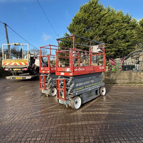 2012 SKYJACK SJIII-3226 9.8MTR ELECTRIC SCISSOR LIFT