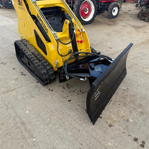 2025 loader for sale in Pilsley, Chesterfield — photo 3
