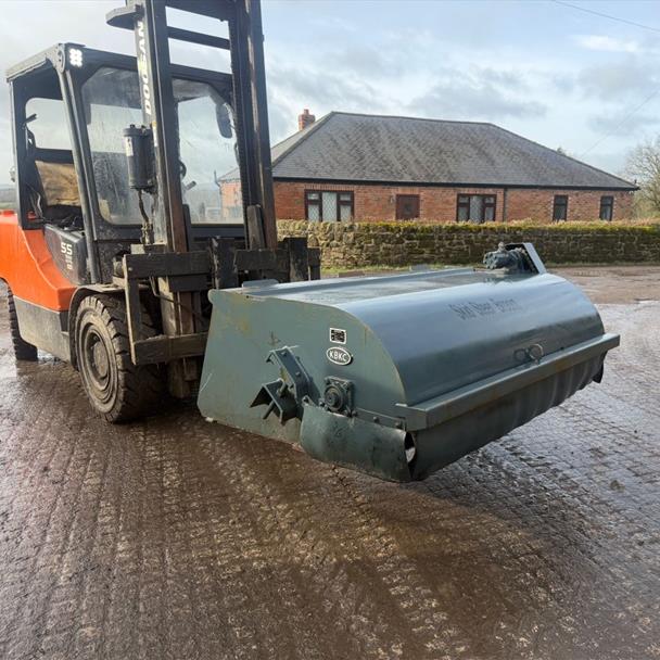 2025 loader for sale in Pilsley, Chesterfield — photo 2