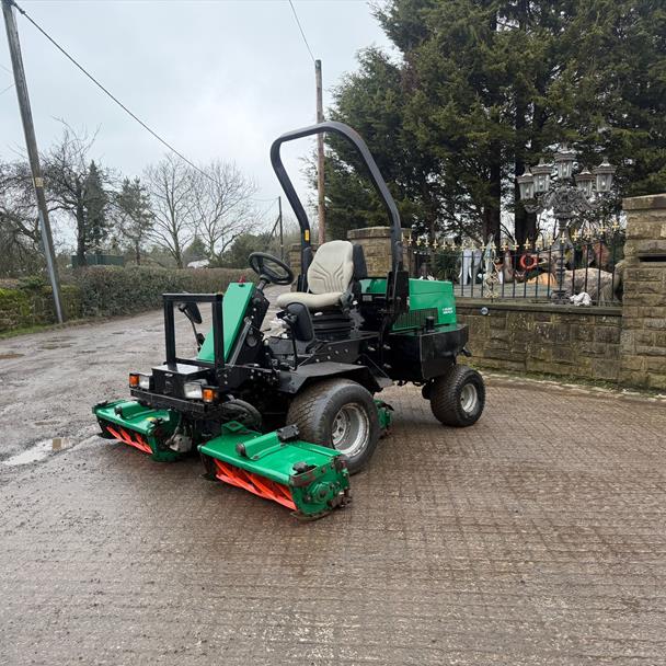 2009 RANSOMES PARKWAY 2250 PLUS 4WD 3 GANG CYLINDER MOWER