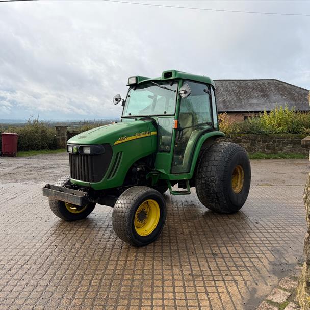 55 REG. JOHN DEERE 4520 53HP 4WD COMPACT TRACTOR