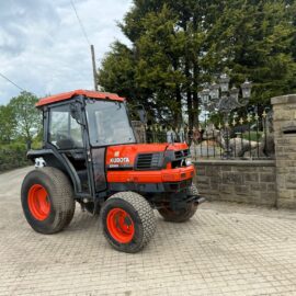 KUBOTA L3300 35HP 4WD COMPACT TRACTOR