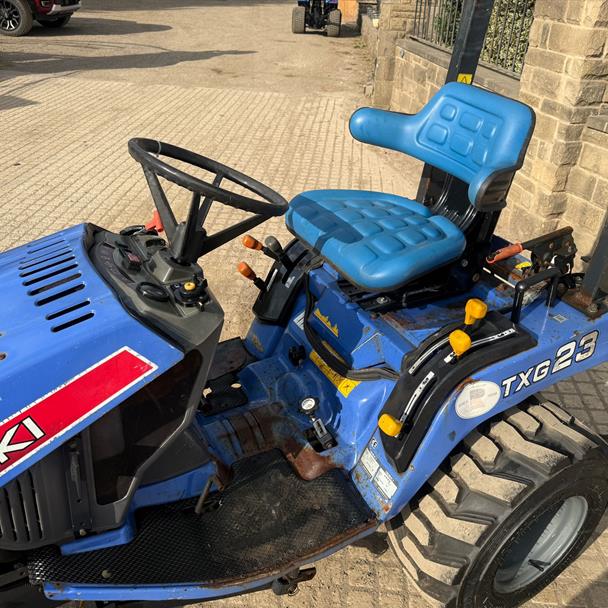 ISEKI TXG23 23HP 4WD COMPACT TRACTOR tractor for sale in Pilsley, Chesterfield — photo 3