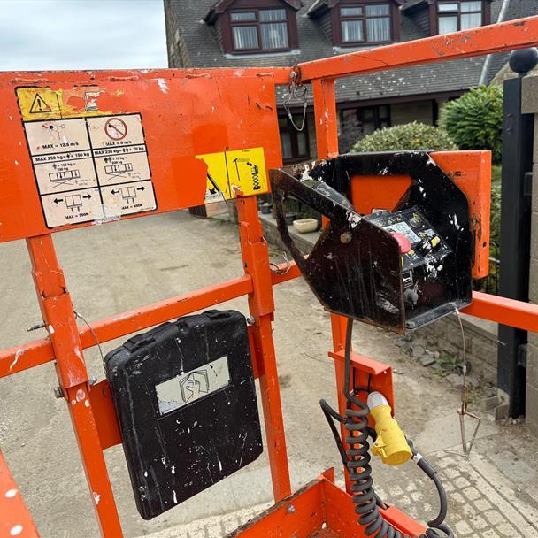 2017 JLG scissor lift for sale in Pilsley, Chesterfield — photo 4