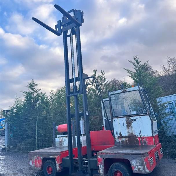 BP HT35KU 3.5 Ton Side Loader Forklift forklift for sale in Pilsley, Chesterfield — photo 4