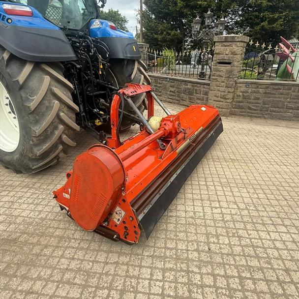 Kuhn mower for sale in Pilsley, Chesterfield — photo 4