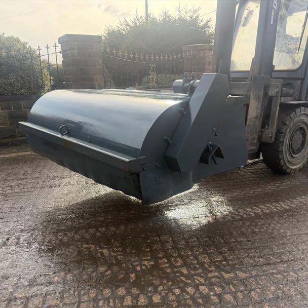 UNUSED 2025 KBKC 77” HYDRAULIC SKIDSTEER SWEEPER COLLECTOR BUCKET