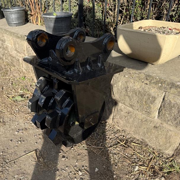 2025 excavator for sale in Pilsley, Chesterfield — photo 2