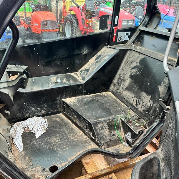 Manatou Telehandler Cab telehandler for sale in Pilsley, Chesterfield — photo 3