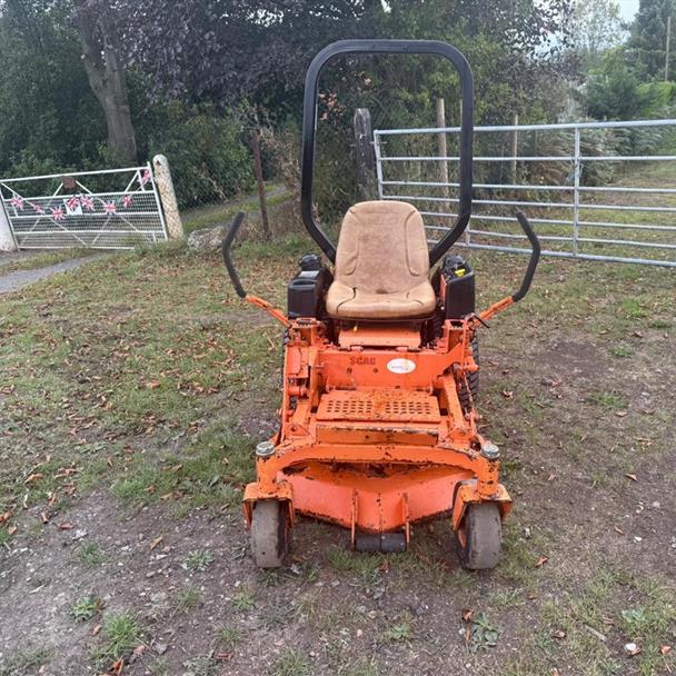 Caterpillar mower for sale in Pilsley, Chesterfield — photo 2