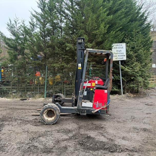 2017 forklift for sale in Pilsley, Chesterfield — photo 2