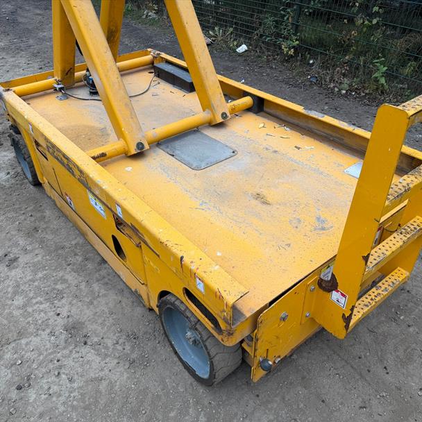 2014 Haulotte scissor lift for sale in Pilsley, Chesterfield — photo 4