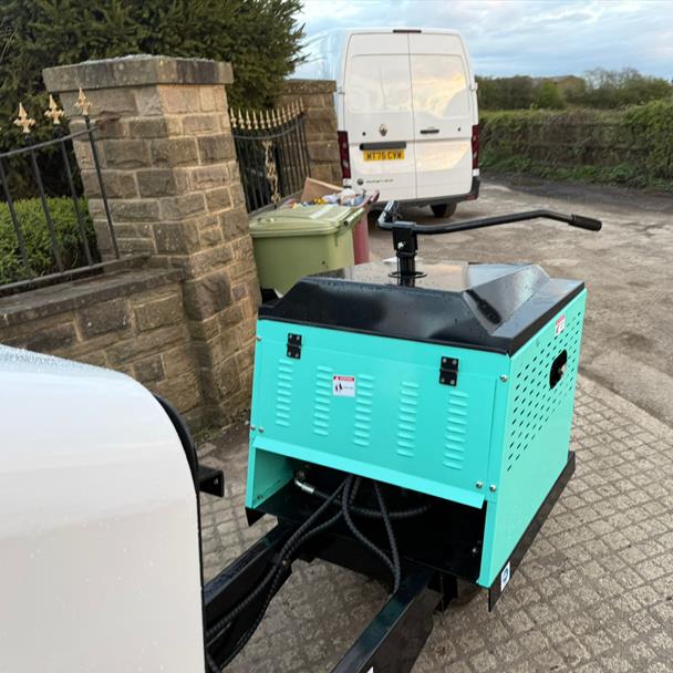 2025 dumper for sale in Pilsley, Chesterfield — photo 4