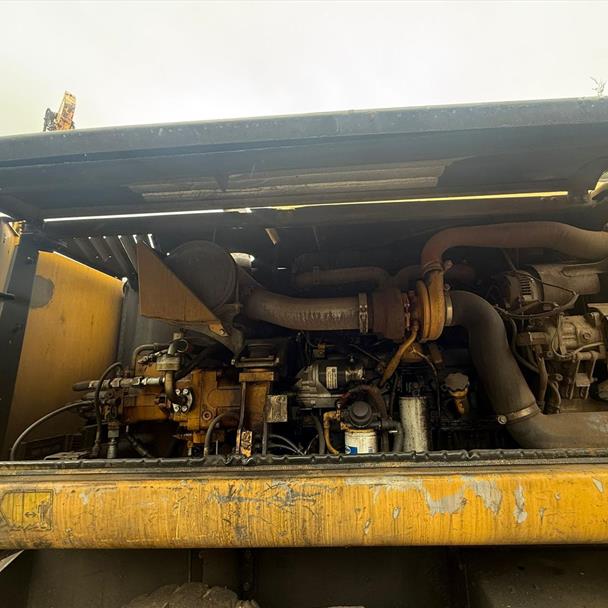 Caterpillar excavator for sale in Pilsley, Chesterfield — photo 2