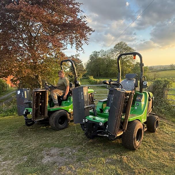 2018 John Deere mower for sale in Pilsley, Chesterfield — photo 3