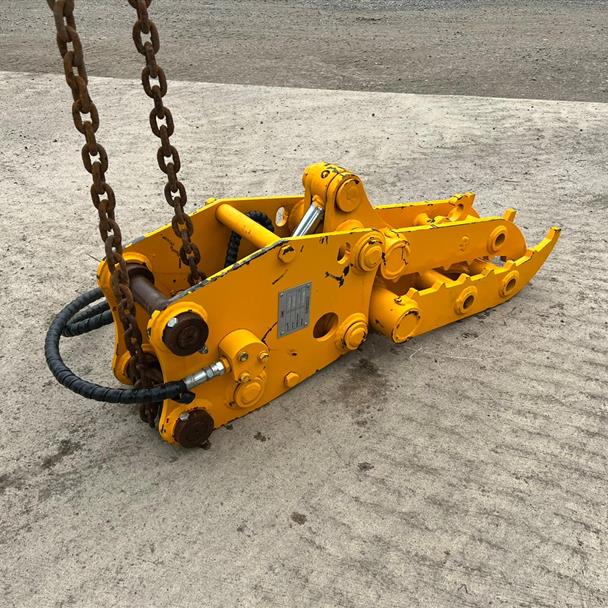 Unused Hanmen HMB Hydraulic Finger Grab attachment for sale in Pilsley, Chesterfield — photo 2