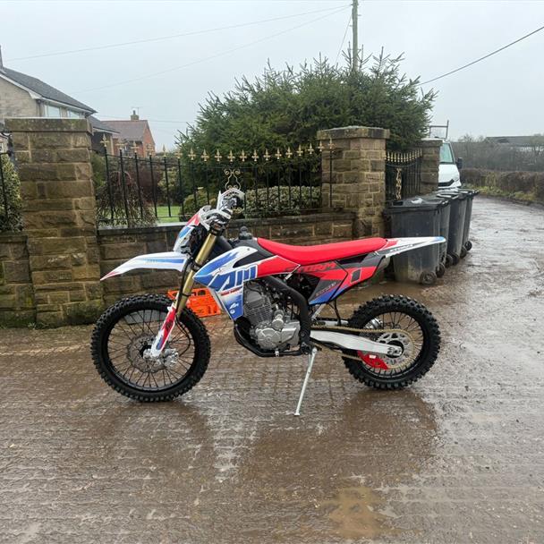 NEW/UNUSED APOLLO STORM 300 MX-F OFF-ROAD DIRT BIKE
