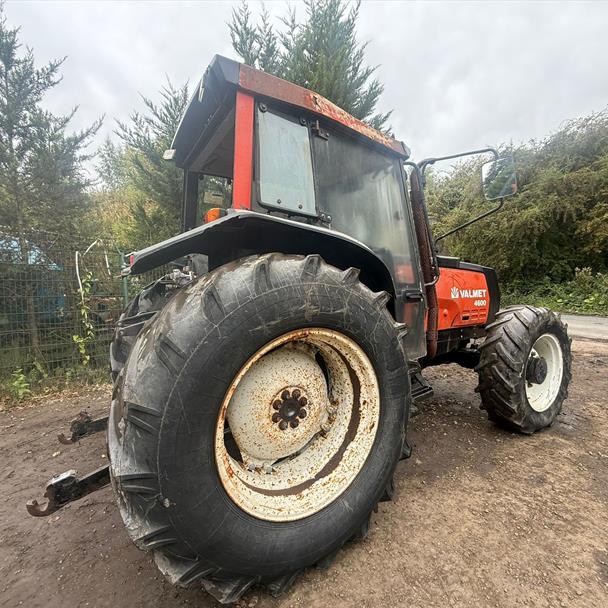 VALMET 4600 94HP 4WD TARCTOR wheels & tyre for sale in Pilsley, Chesterfield — photo 4