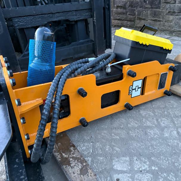 New/Unused GIYI Skidsteer Hydraulic Rock Breaker/Post Knocker excavator for sale in Pilsley, Chesterfield — photo 5