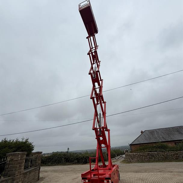 2022 scissor lift for sale in Pilsley, Chesterfield — photo 4