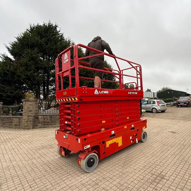 2022 scissor lift for sale in Pilsley, Chesterfield — photo 3