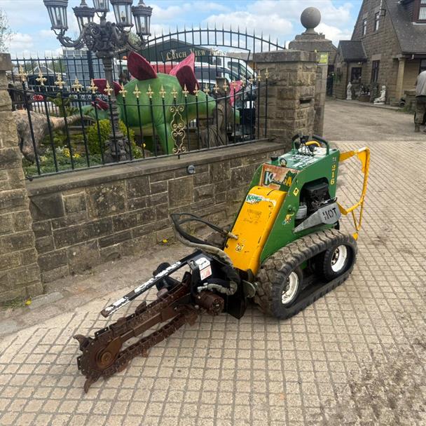 KANGA KID TK216 TRACKED SKIDSTEER WITH TRENCHER ATTACHMENT