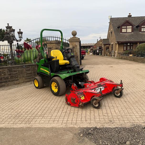 2016 JOHN DEERE 1570 TERRAINCUT 4WD OUTFRONT RIDE ON MOWER WITH TRIMAX FLAIL DECK