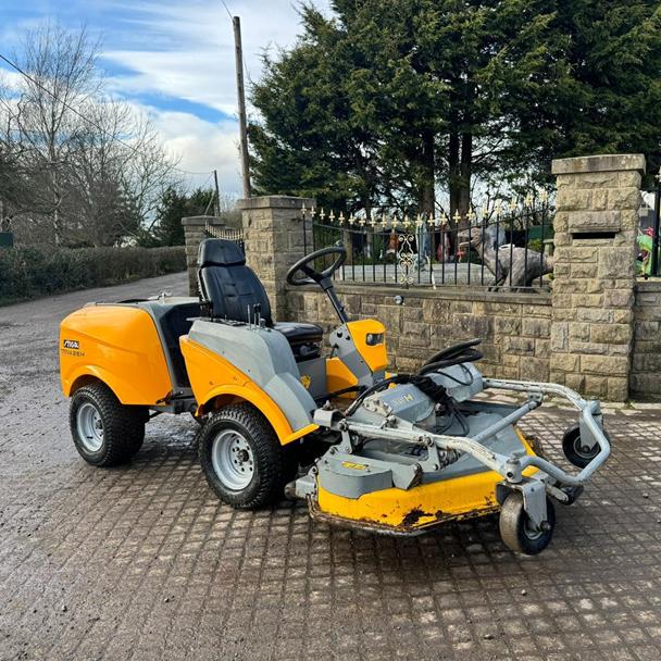 2008 Stiga Titan 26H 4WD Diesel Outfront Ride On Mower