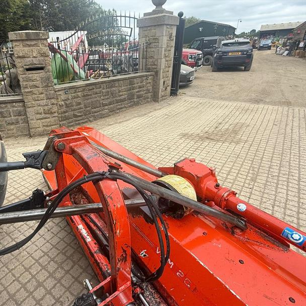 Kuhn mower for sale in Pilsley, Chesterfield — photo 3