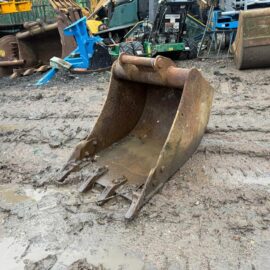 24” DIGGING BUCKET – KLAC HITCH