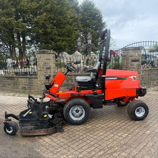 2010 JACOBSEN 676 4WD OUTFRONT RIDE ON MOWER mower for sale in Pilsley, Chesterfield — photo 3