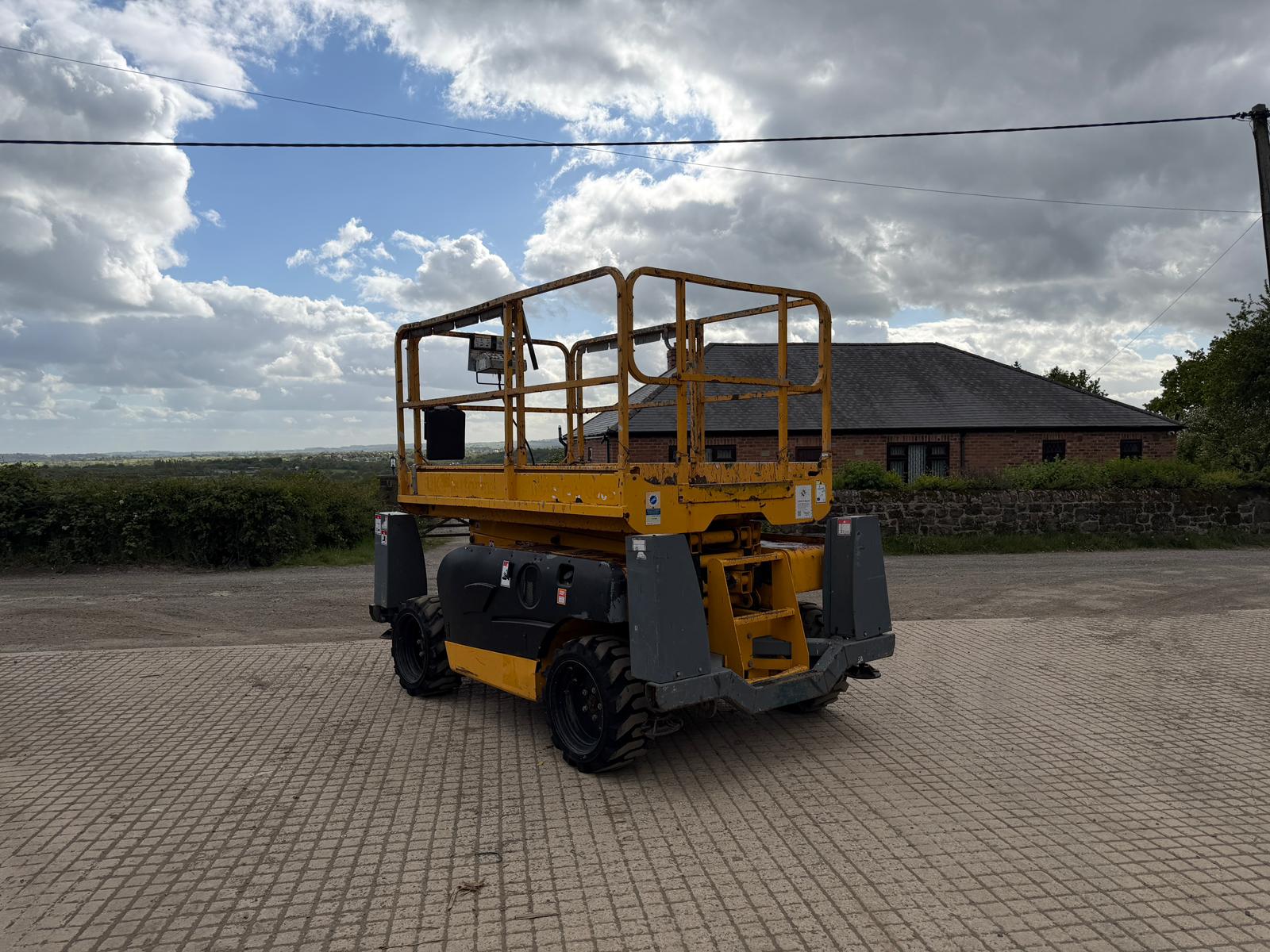 2014 Haulotte scissor lift for sale in Pilsley, Chesterfield — photo 7