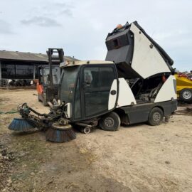 2013/63 JOHNSTON CN201 ROAD SWEEPER