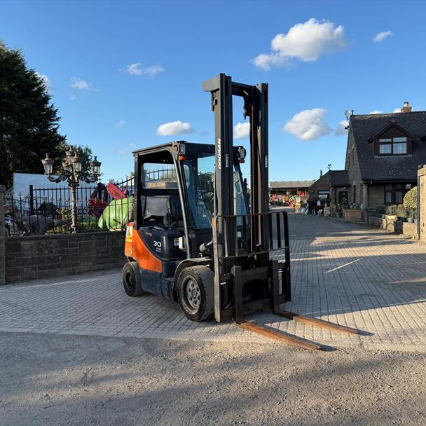 2012 Doosan DS0S-5 3 Ton Diesel Forklift