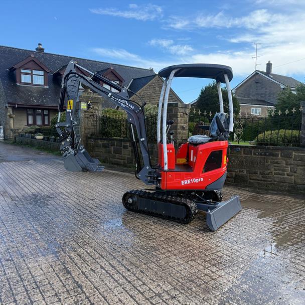 NEW/UNUSED EVERUN ERE10 PRO MINI EXCAVATOR BUNDLE - VERY HIGH SPEC excavator for sale in Pilsley, Chesterfield — photo 4