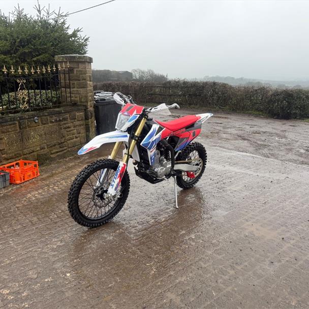 NEW/UNUSED APOLLO STORM 300 MX-F OFF-ROAD DIRT BIKE other for sale in Pilsley, Chesterfield — photo 2