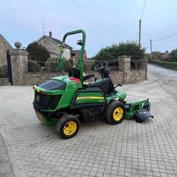 2017 John Deere tractor for sale in Pilsley, Chesterfield — photo 4