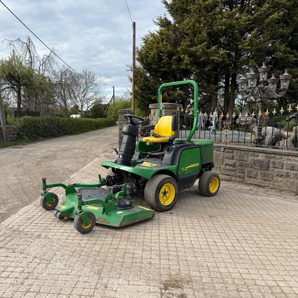 John Deere 1445 4WD Outfront Ride On Mower With John Deere 60
