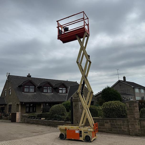 2017 JLG scissor lift for sale in Pilsley, Chesterfield — photo 2