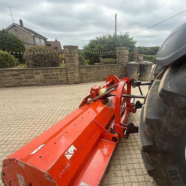 Kuhn mower for sale in Pilsley, Chesterfield — photo 2