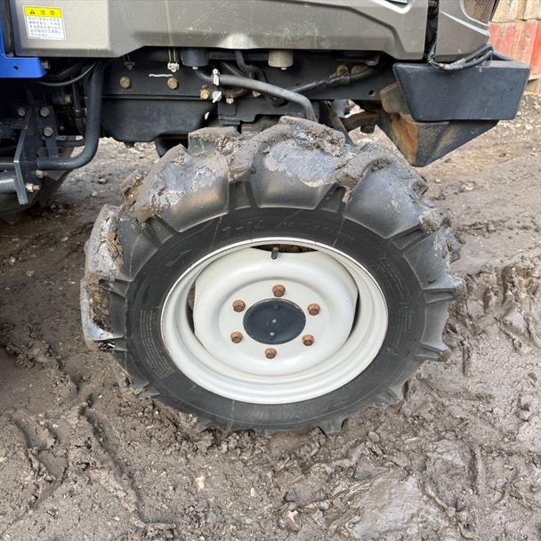 ISEKI SIAL HUNTER 213 21HP SEMI-TRACKED COMAPCT CRAWLER TRACTOR tractor for sale in Pilsley, Chesterfield — photo 4